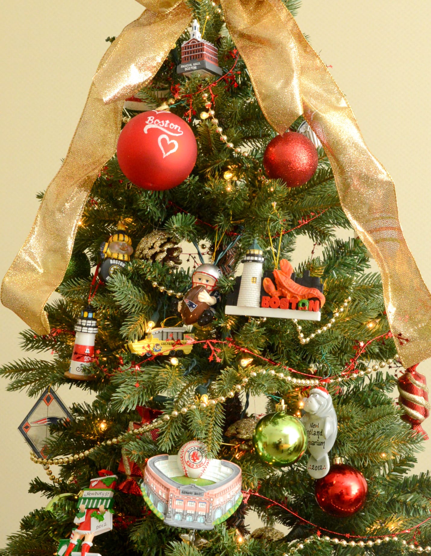 Seaport Hotel Teams Up with Christmas in the City for 4th Annual Celebrity Holiday Tree Auction and Toy Drive Kick-off